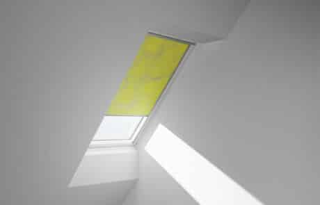 VELUX rolgordijn in het geel